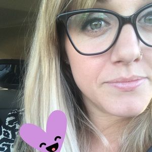 Meet your Posher, Holly